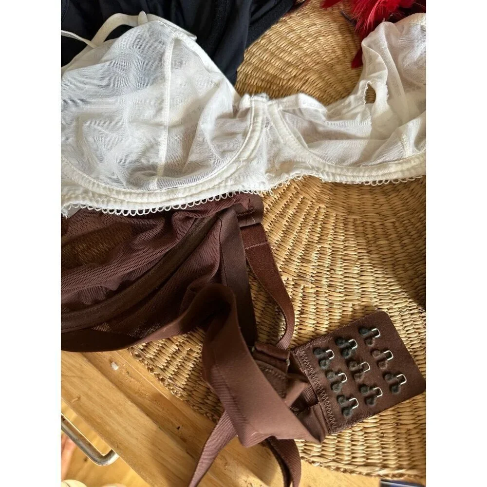 4 piece Women’s bra lingerie lot